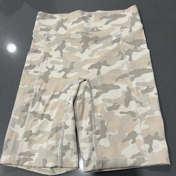 All access / set active biker shorts Women's Camouflage High-Waisted Shorts - Picture 6 of 6